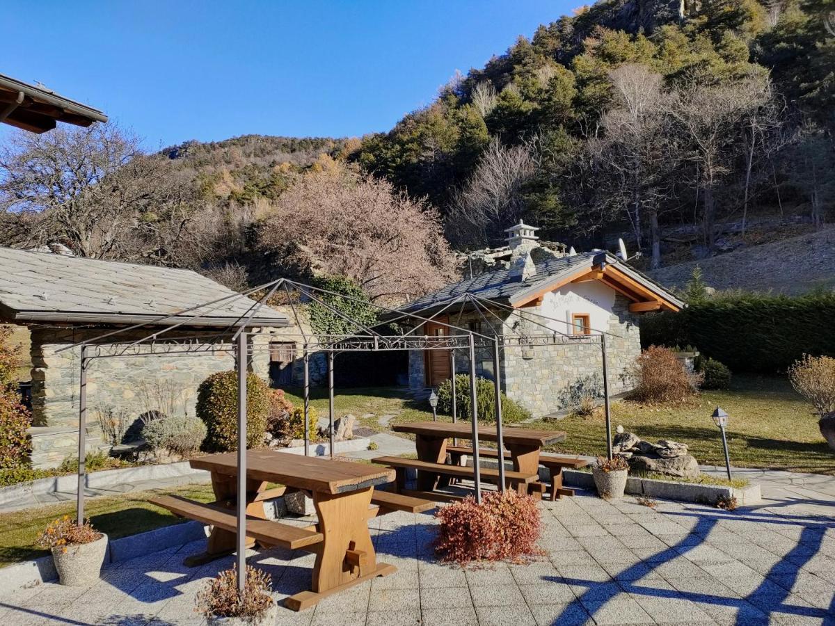 La Majon De Fohten Montjovet Bagian luar foto