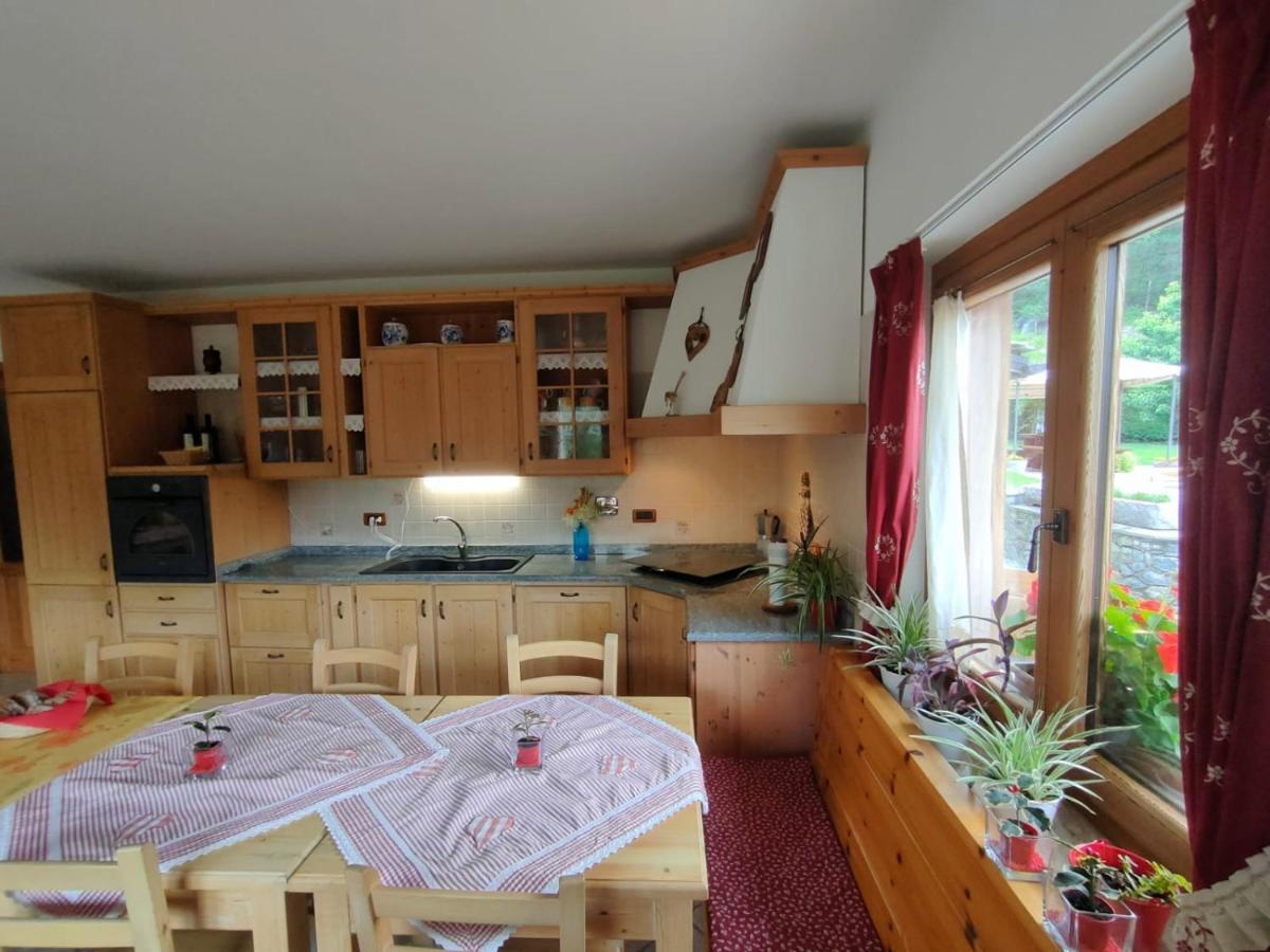 La Majon De Fohten Montjovet Bagian luar foto