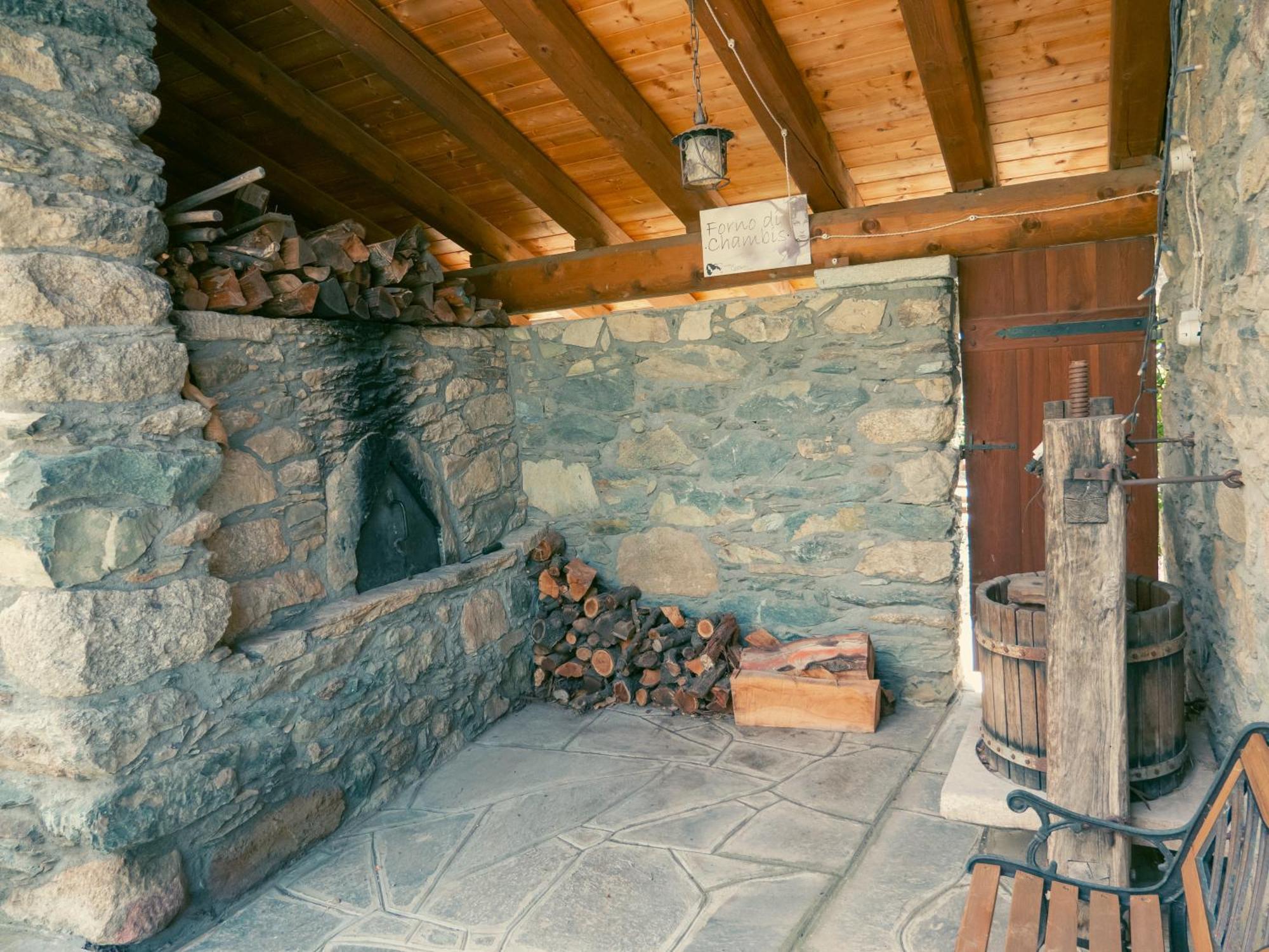 La Majon De Fohten Montjovet Bagian luar foto